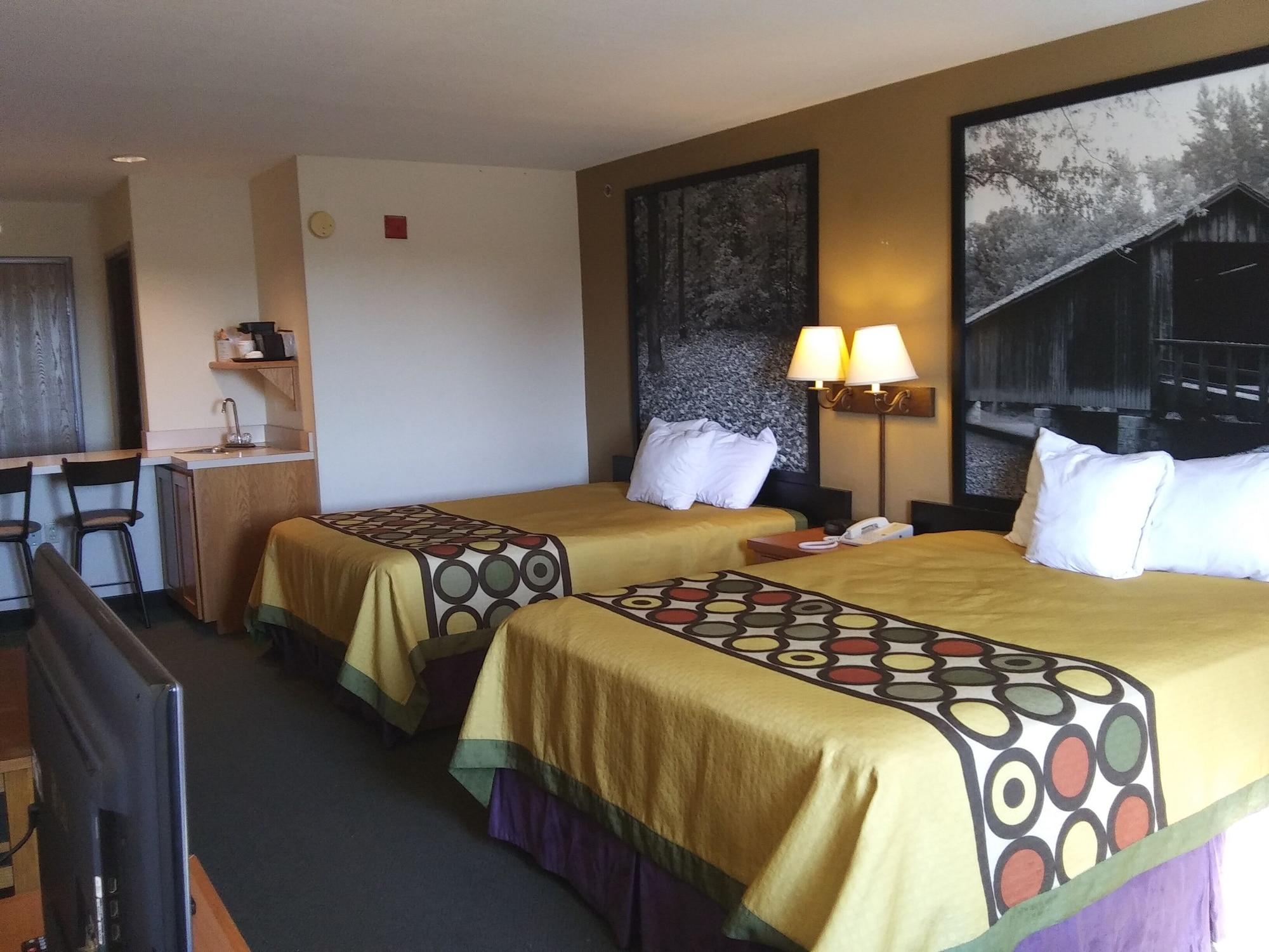 Hotel Super 8 By Wyndham East