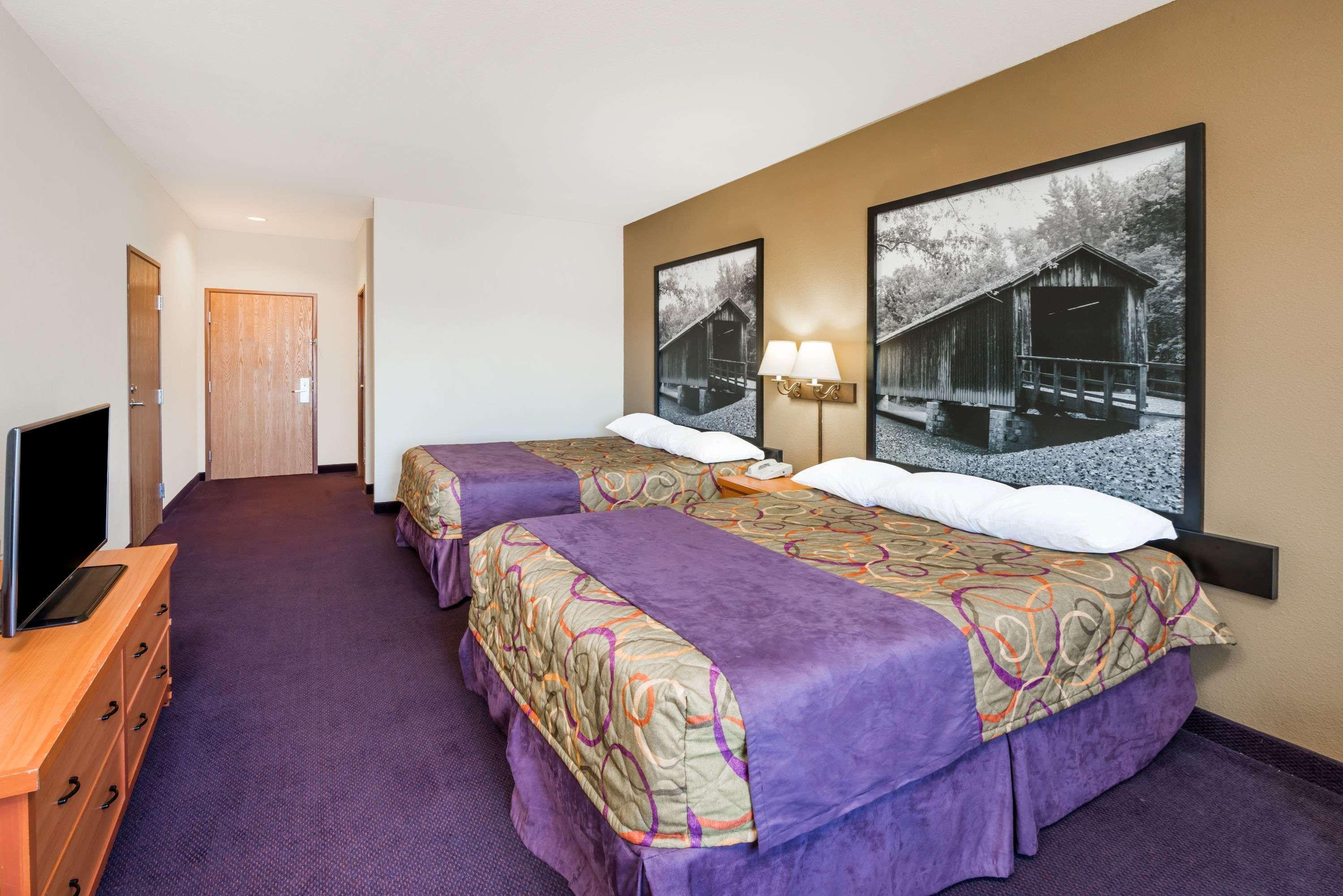 Super 8 By Wyndham East 2*