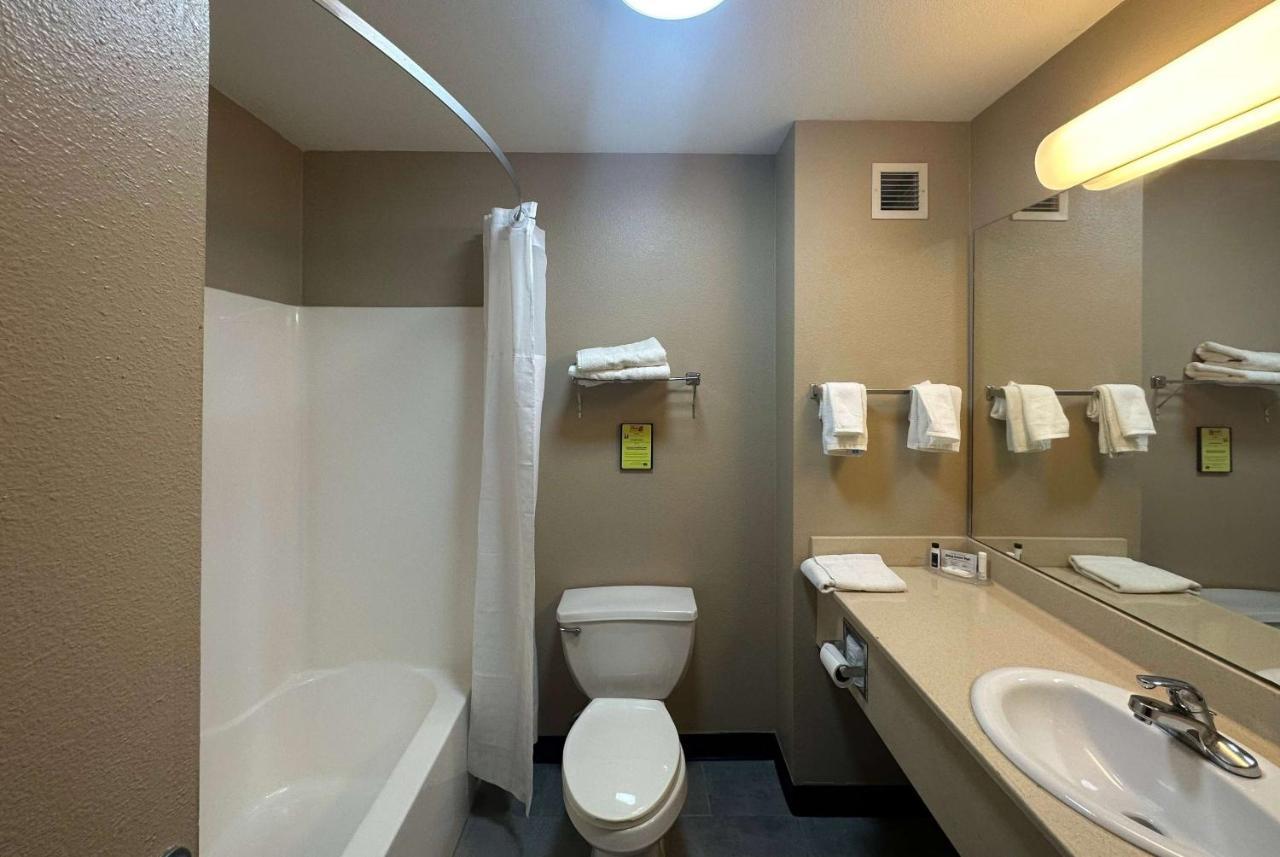 Super 8 By Wyndham East 2* Columbia