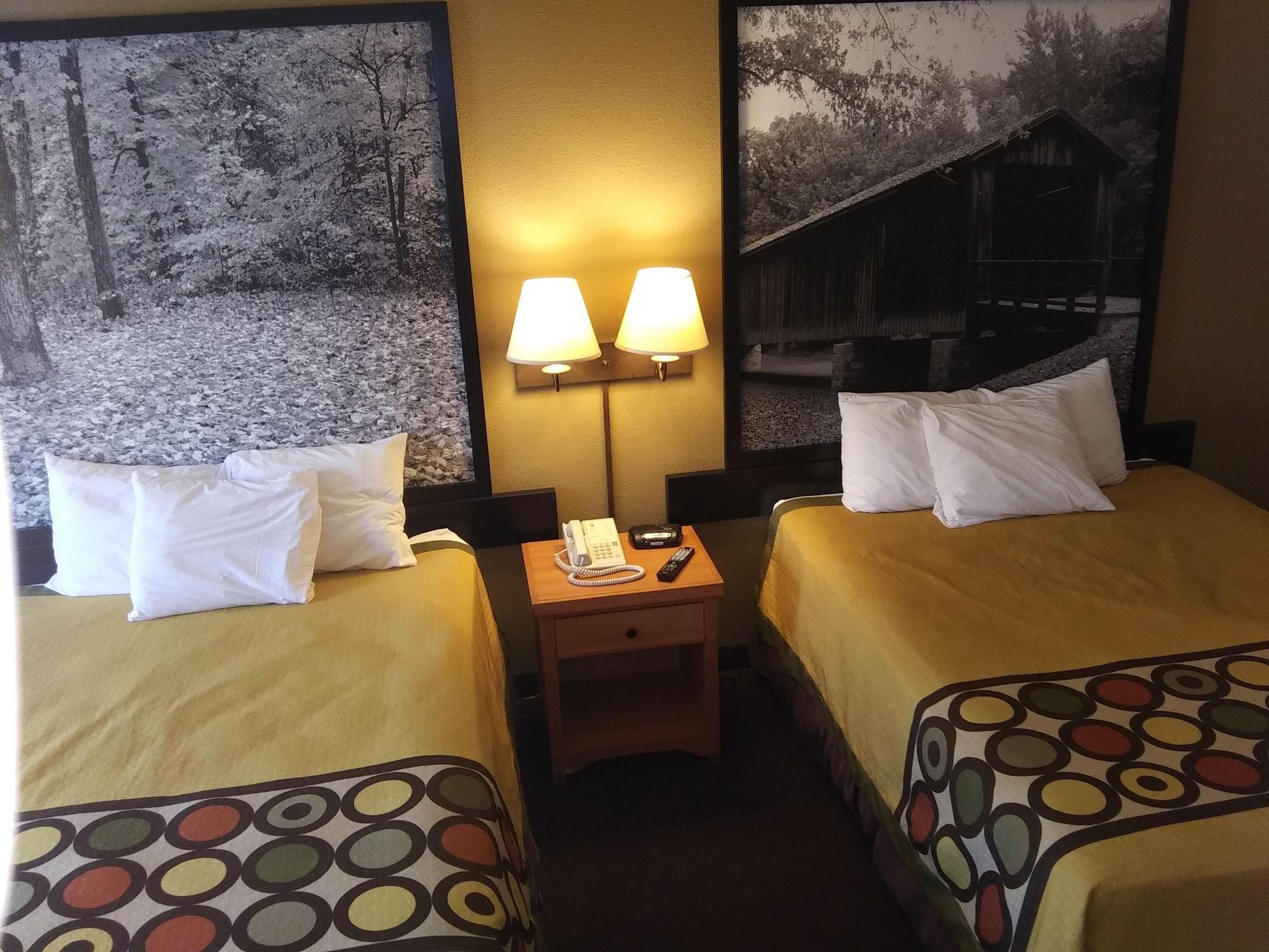 Super 8 By Wyndham East Hotel 2*