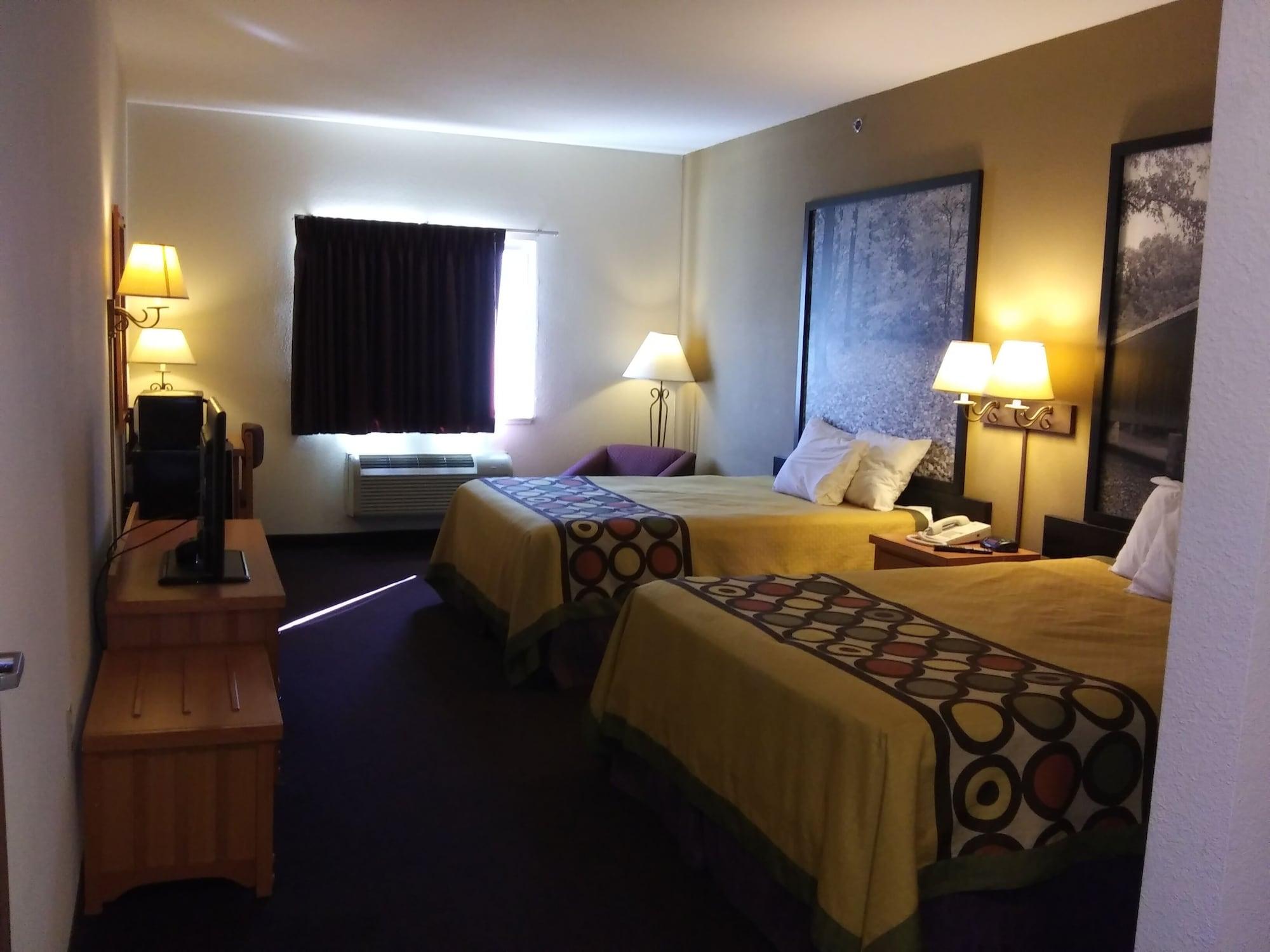 Super 8 By Wyndham East 2*