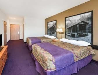 Hotel Super 8 By Wyndham East 2*