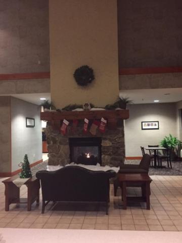 Super 8 By Wyndham East Hotel