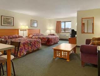 Hotel Super 8 By Wyndham East 2*
